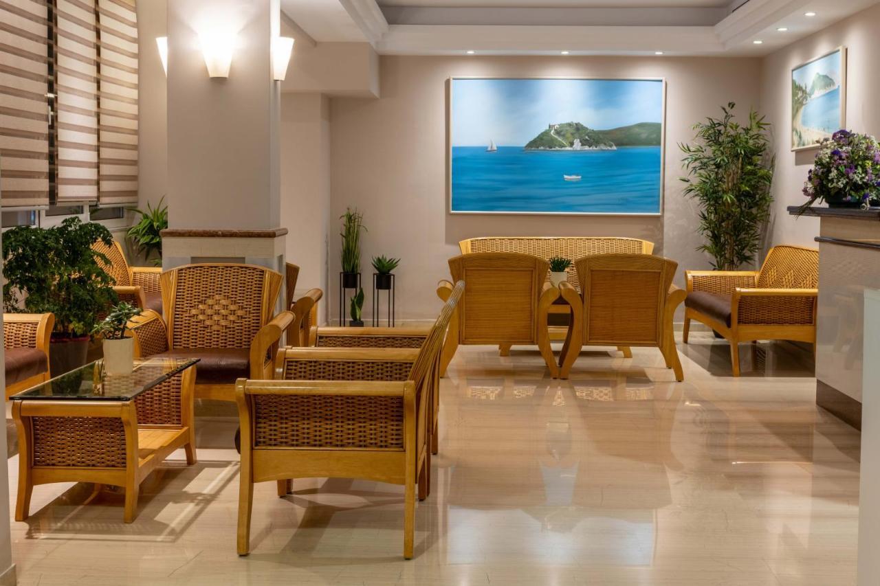 Hotel Serenity Toló Kültér fotó