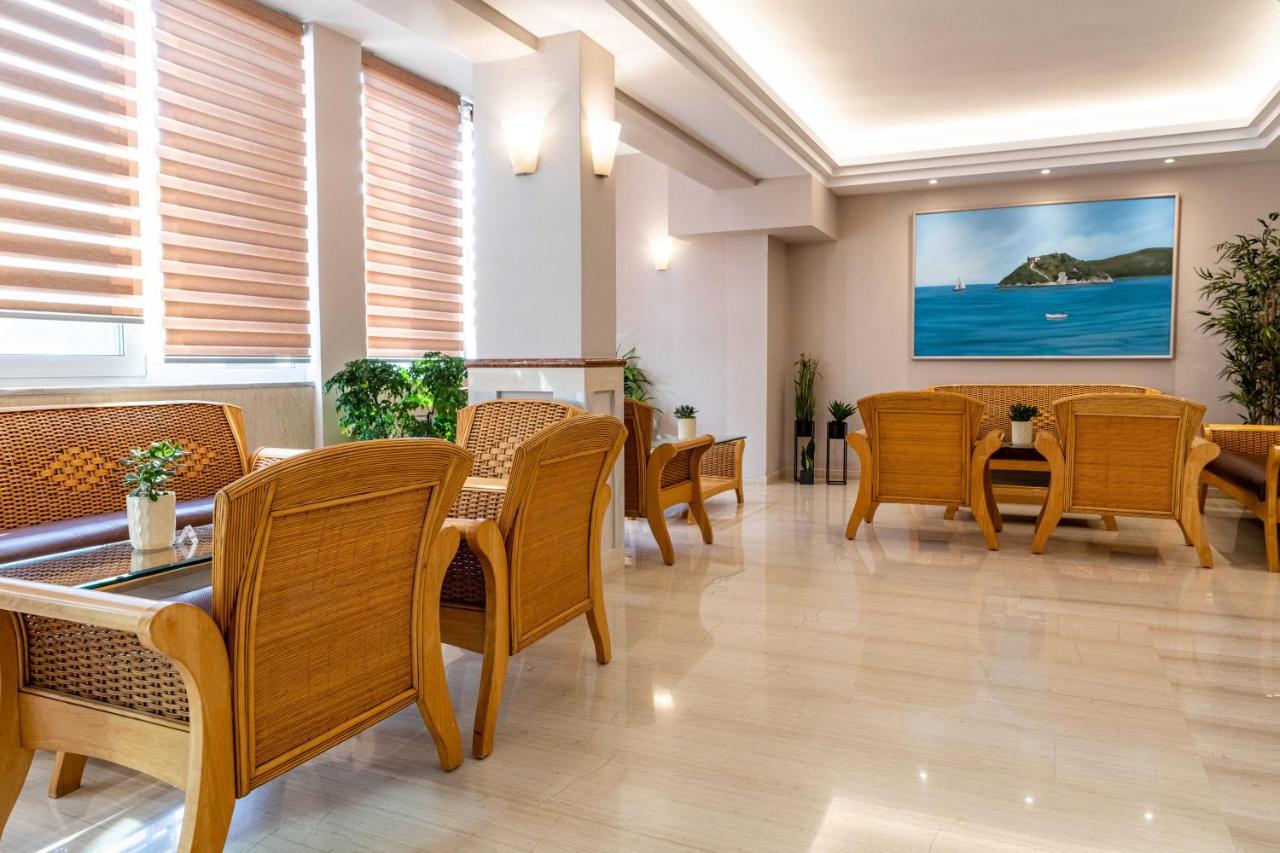Hotel Serenity Toló Kültér fotó