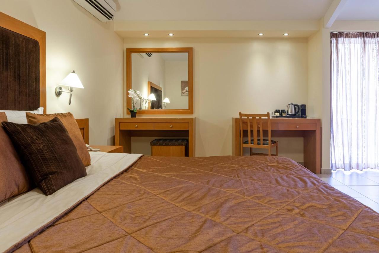 Hotel Serenity Toló Kültér fotó