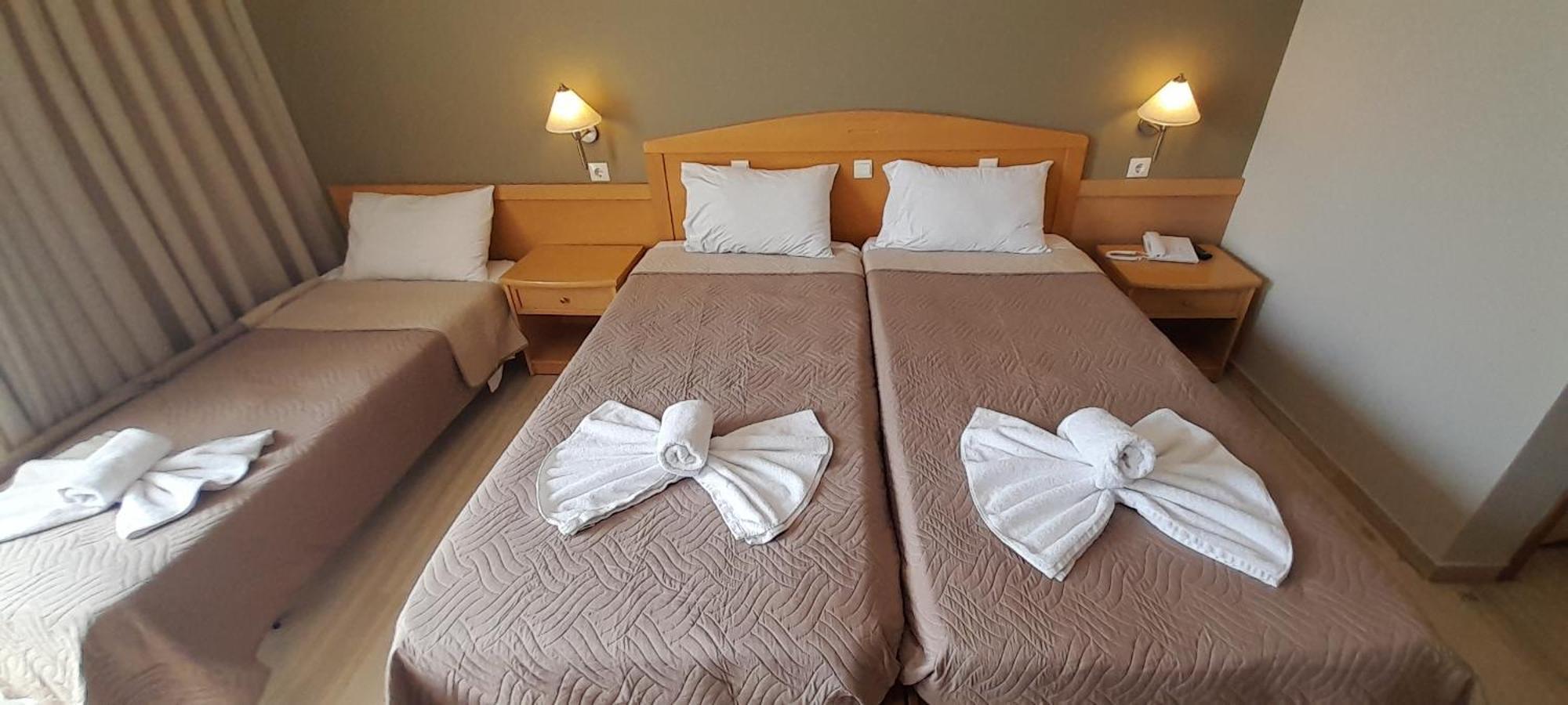 Hotel Serenity Toló Kültér fotó