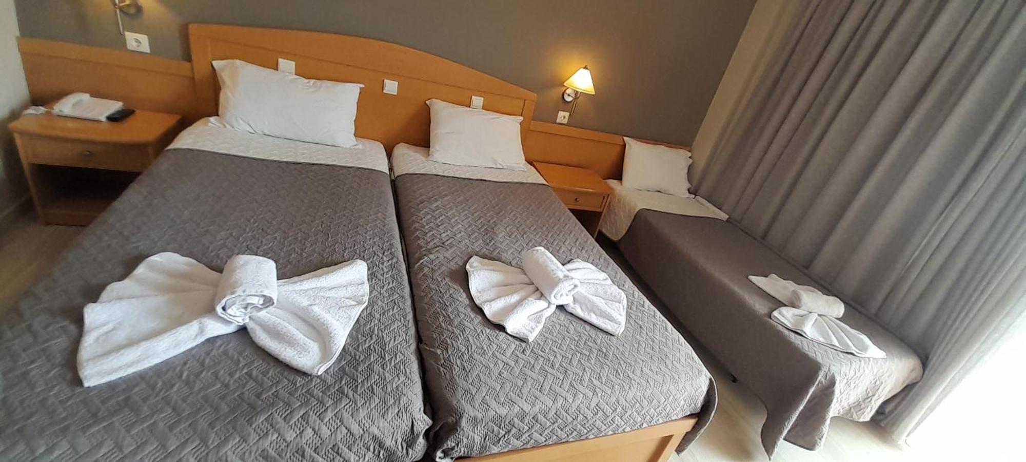 Hotel Serenity Toló Kültér fotó