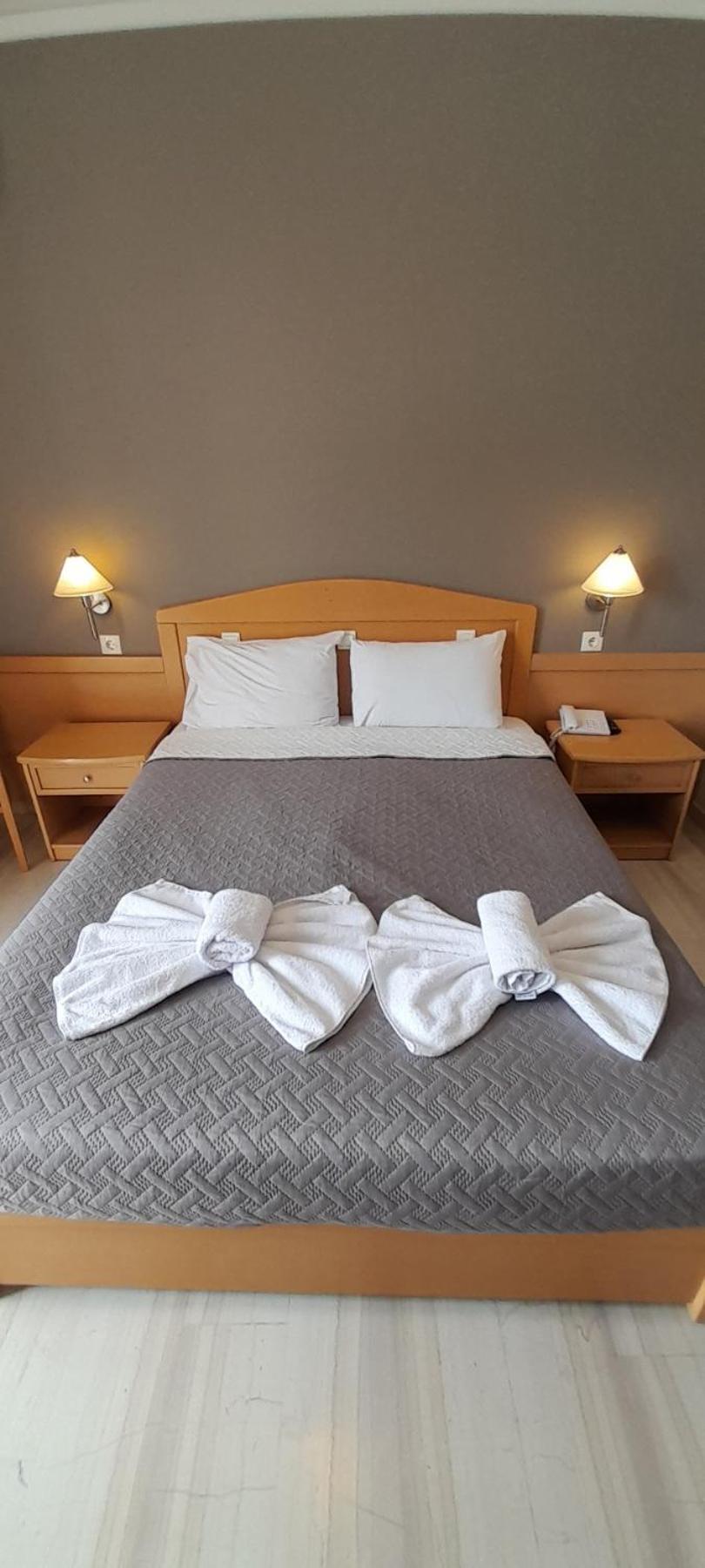 Hotel Serenity Toló Kültér fotó